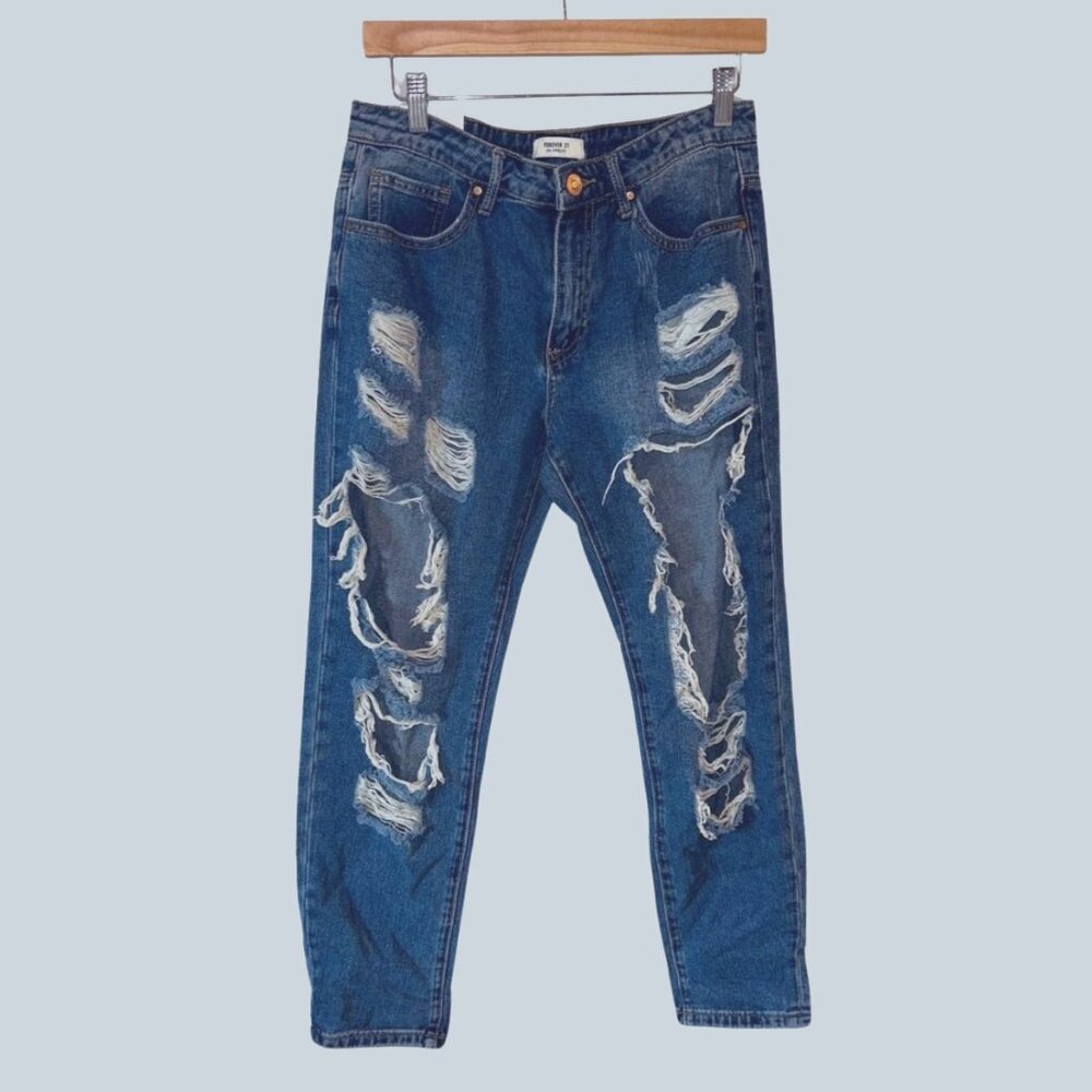 NWT Distressed Boyfriend Jeans – Size 27